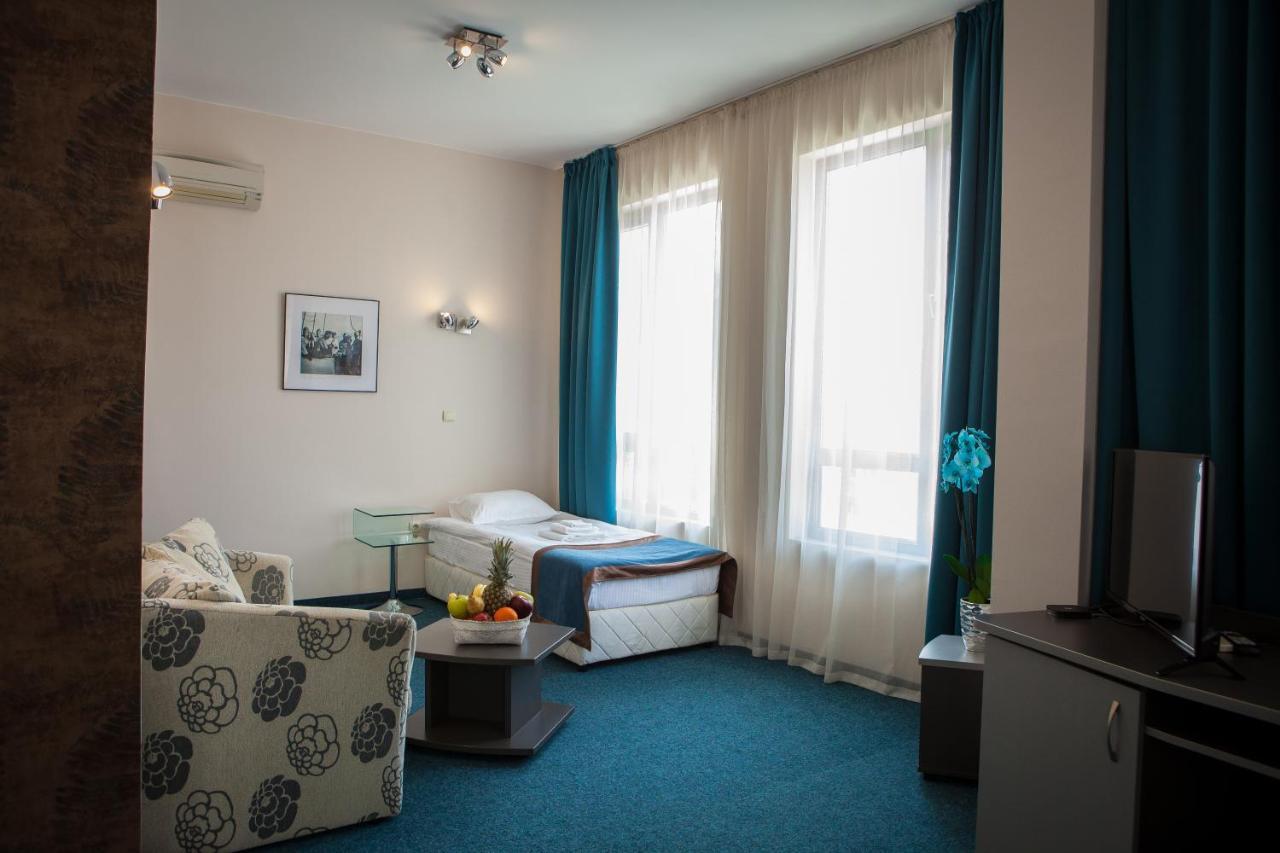 Family Hotel Opera - Former City Mark Hotel Varna Extérieur photo